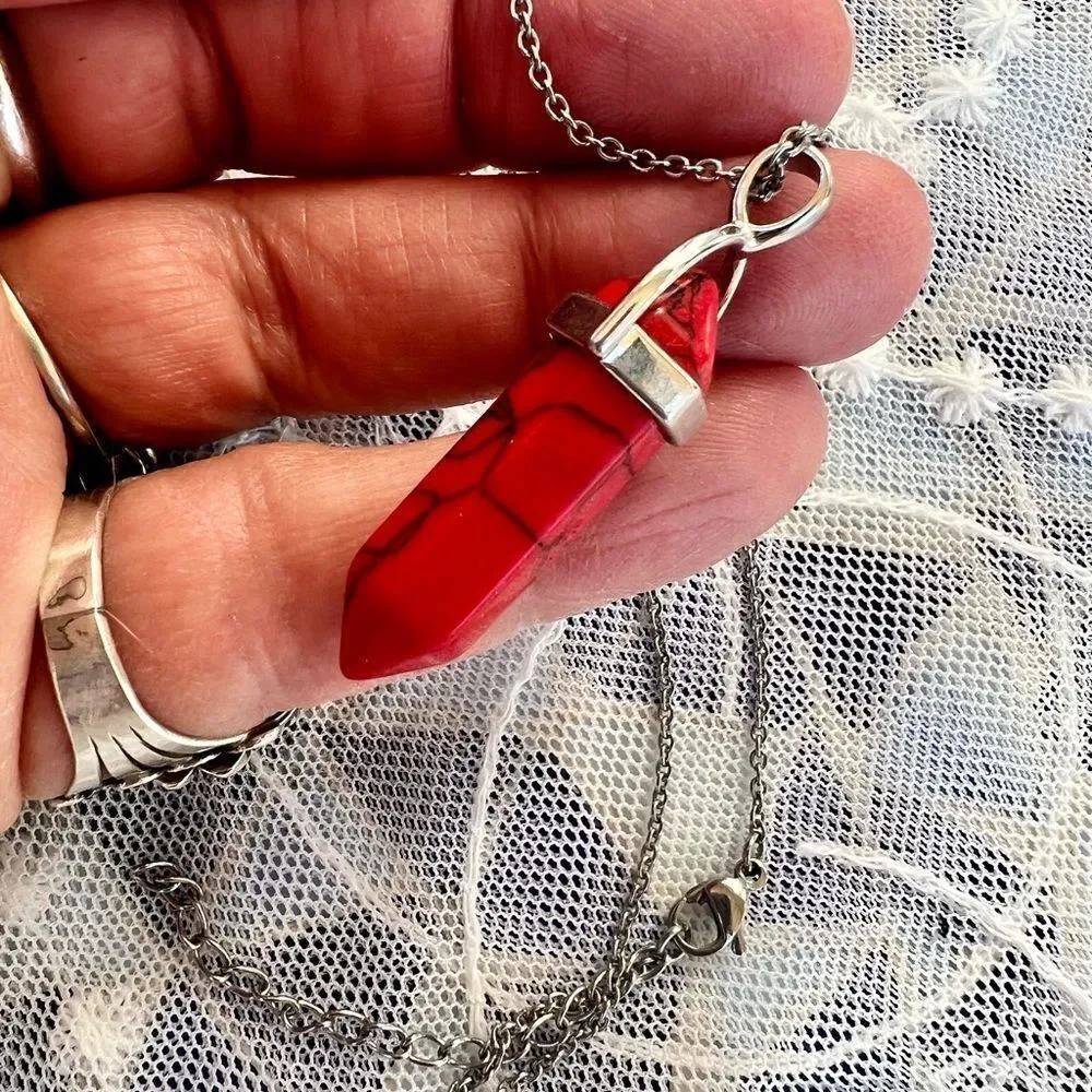 Vintage Red Howlite Stone Pendant Necklace